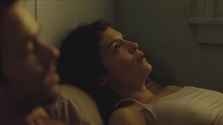 Audrey Tautou sexy – Chinese Puzzle (2013)