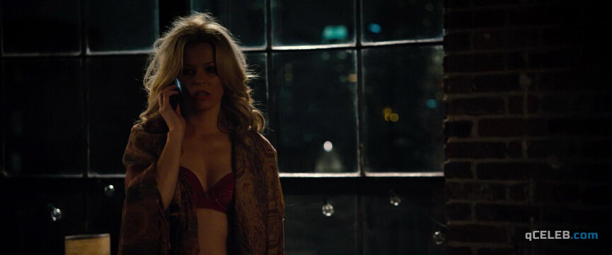 3. Elizabeth Banks sexy – Walk of Shame (2014)