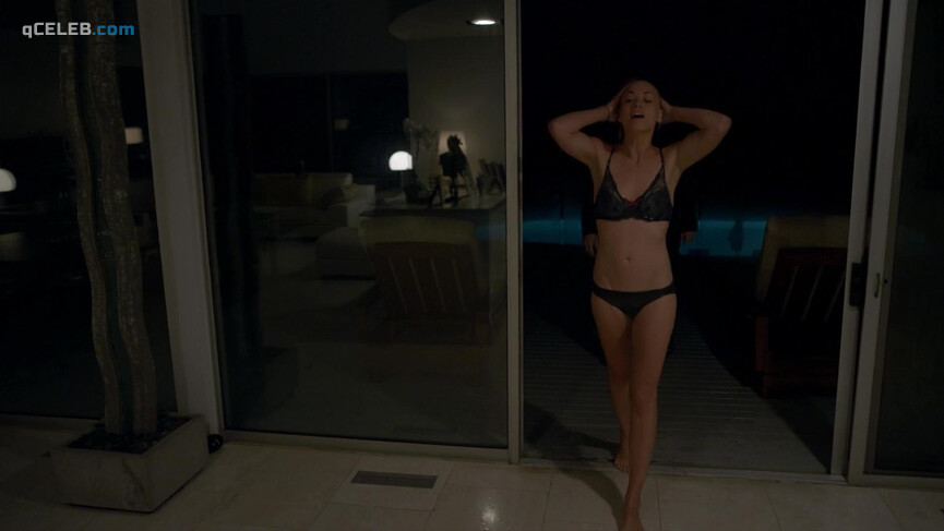 1. Yvonne Strahovski sexy – Louie s04e02 (2014)