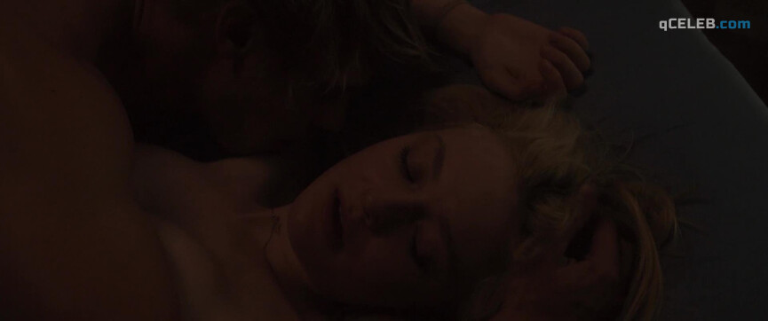 2. Dakota Fanning nude – Very Good Girls (2013)