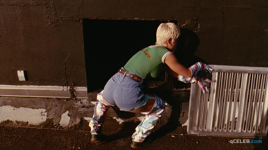 1. Alyssa Milano sexy – Double Dragon (1994)