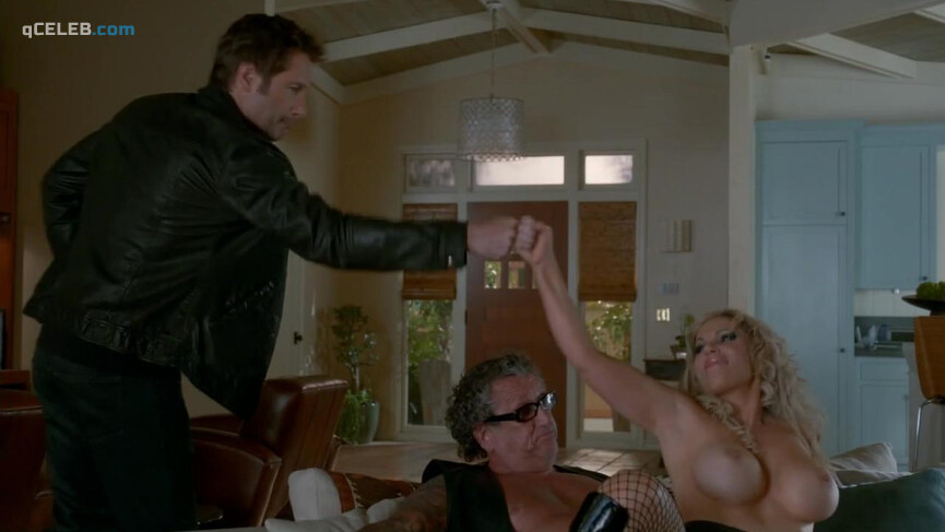 2. Diana Terranova nude, Kelen Coleman sexy – Californication s07e12 (2014)