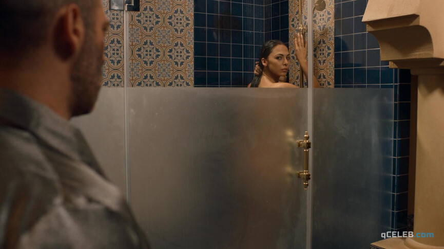 1. Moran Atias sexy – Tyrant s01e03 (2014)