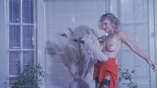 Zoe Trilling nude, Lezlie Deane nude – To Protect and Serve (1992)