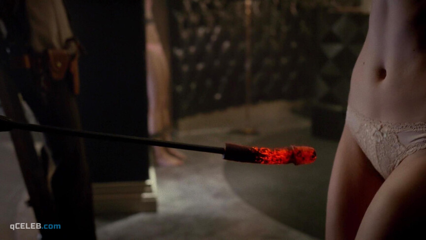 3. Deborah Ann Woll sexy, Bailey Noble sexy – True Blood s07e08 (2014)