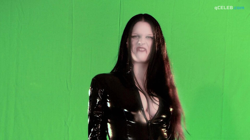2. Emily Booth sexy – Evil Aliens (2005)