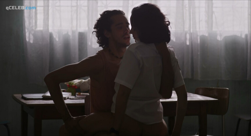 9. Samantha Castillo nude – Bad Hair (2013)