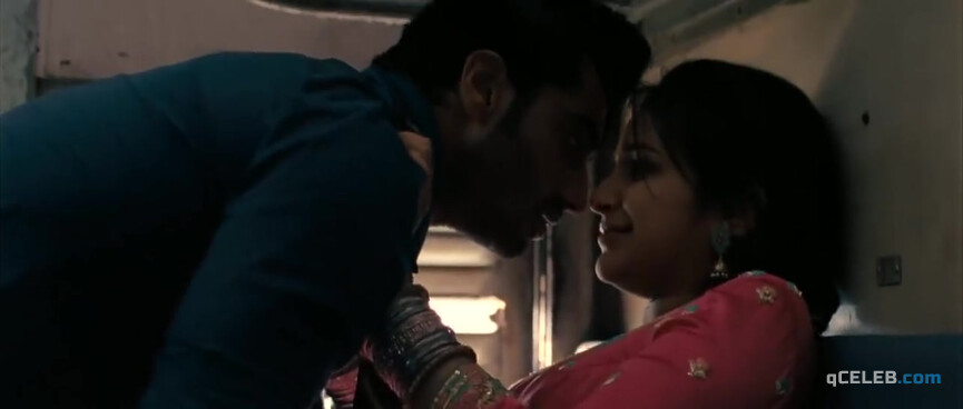 2. Parineeti Chopra sexy – Ishaqzaade (2012)