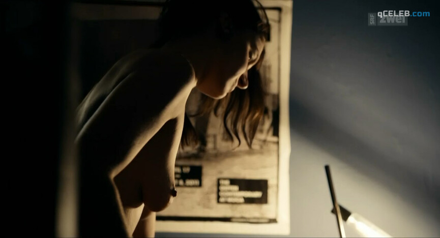 1. Nicole Lechmann nude – Tutti giù (2012)