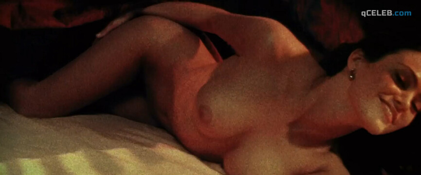 2. Lucie Laurier nude – Mumford (1999)