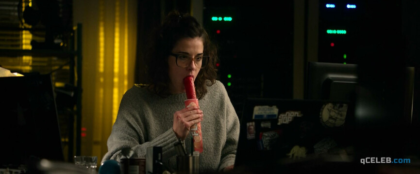3. Anne Schafer sexy – Hot Dog (2018)