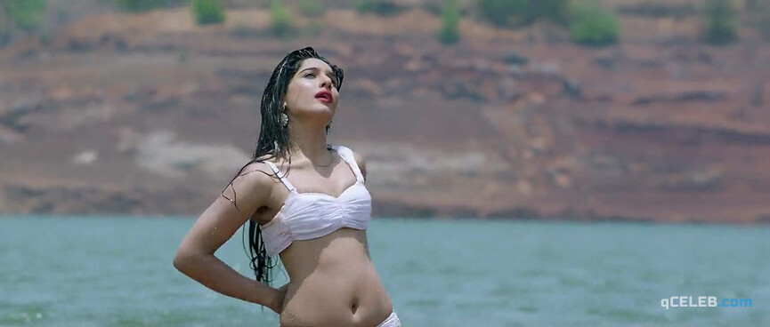 1. Neha Khan sexy – Shikari (2018)