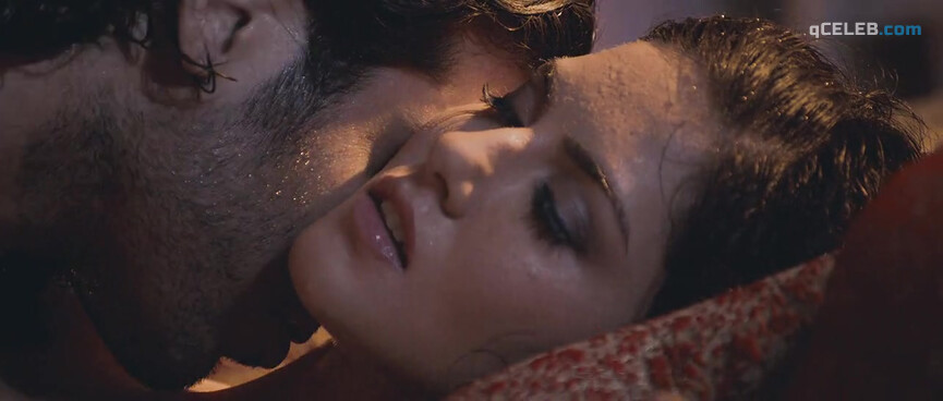 10. Sunny Leone sexy – Ragini MMS 2 (2014)