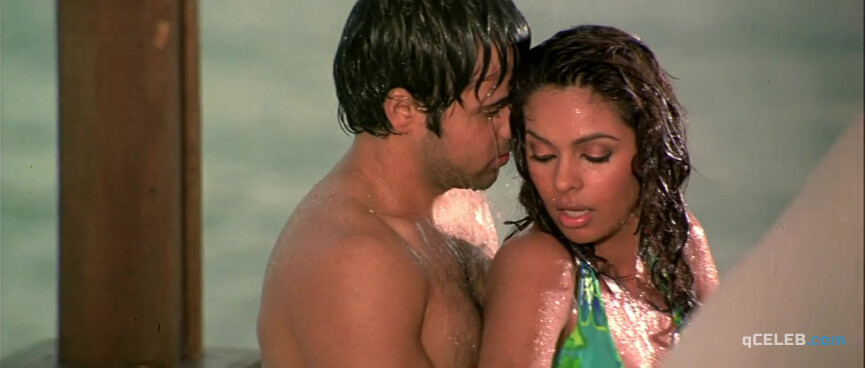 13. Mallika Sherawat sexy – Murder (2004)