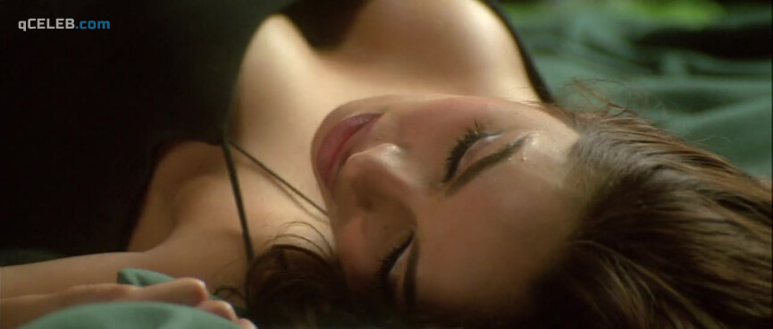 5. Mallika Sherawat sexy – Murder (2004)