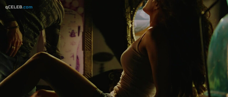 2. Jacqueline Fernandez sexy – Murder 2 (2011)