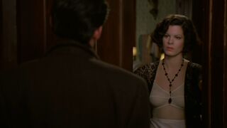 Marcia Gay Harden sexy – Miller's Crossing (1990)