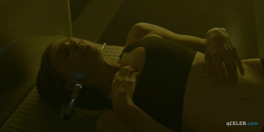 4. Katee Sackhoff sexy – Another Life s01e01 (2019)