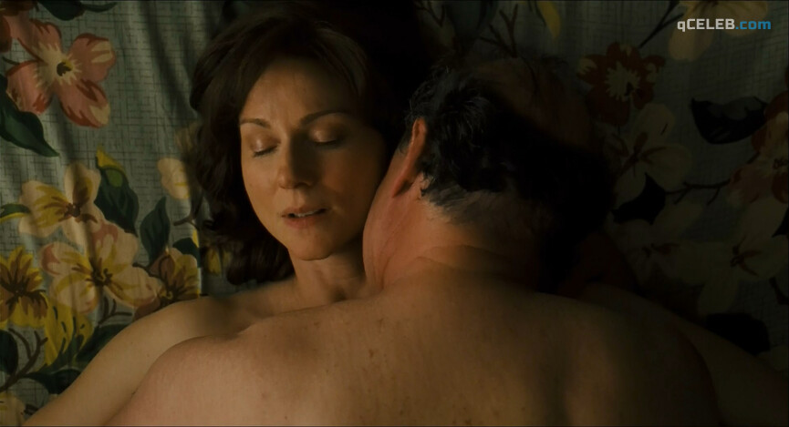 7. Laura Linney sexy – The Savages (2007)