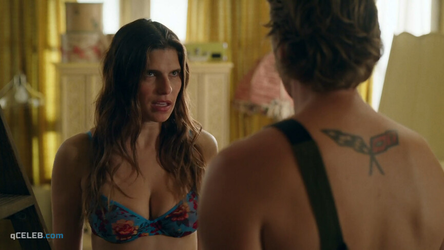 9. Lake Bell sexy – Bless This Mess s02e02 (2019)