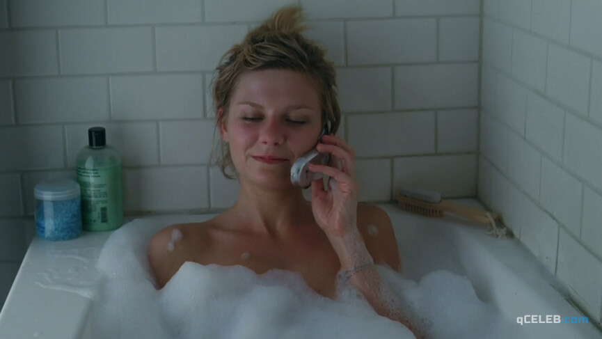 5. Kirsten Dunst sexy – Elizabethtown (2005)