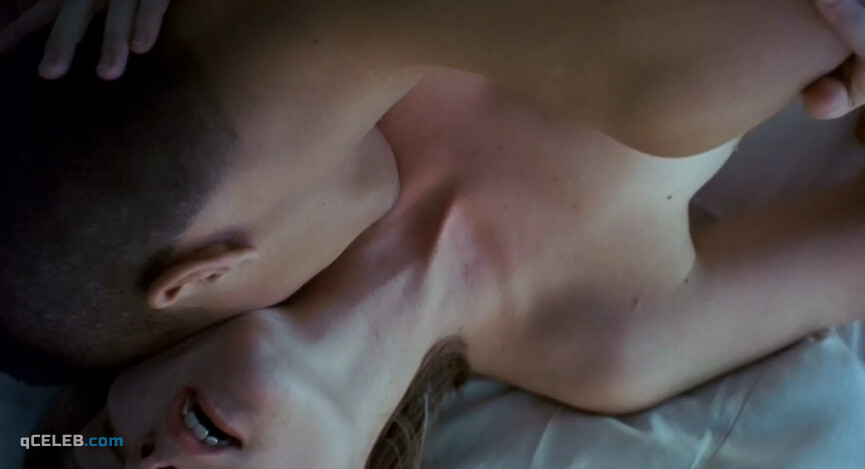 1. Kirsten Dunst sexy – Crazy/Beautiful (2001)
