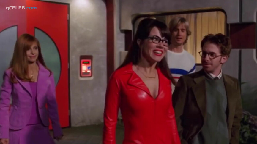 6. Linda Cardellini sexy – Scooby-Doo (2002)