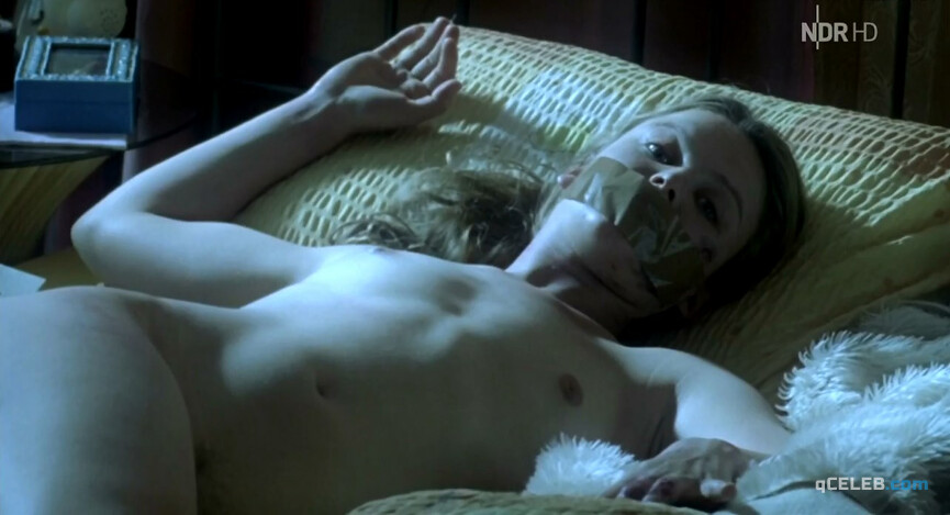 1. Annabelle Leip nude – Scene of the Crime e710 (2008)