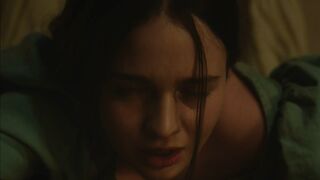 Aisling Franciosi sexy – The Nightingale (2018)