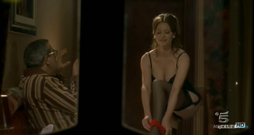 6. Anna Falchi sexy – Piper (2007)