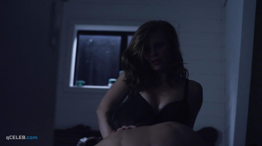 1. Cassidy Freeman sexy, Lucy Griffiths sexy – Don't Look Back (2014)
