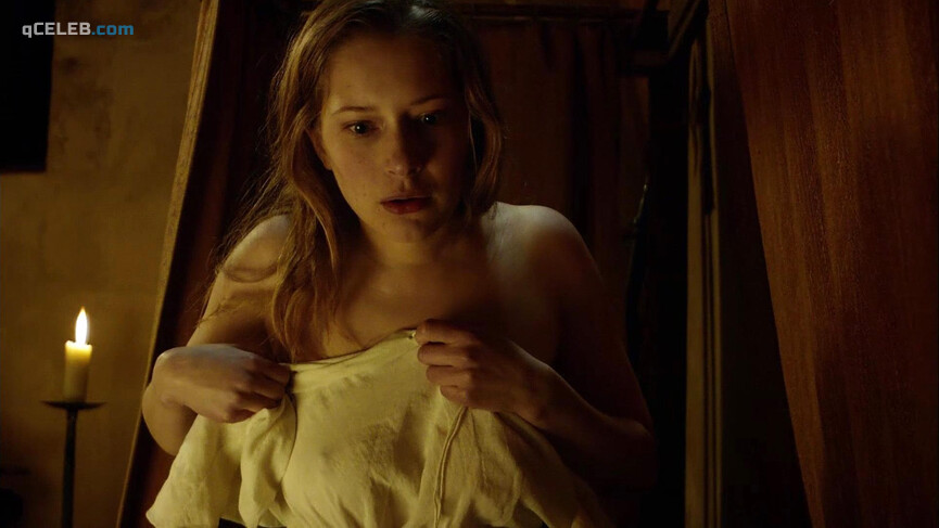 3. Ophelia Kolb nude – La Commanderie s01e01 (2010)