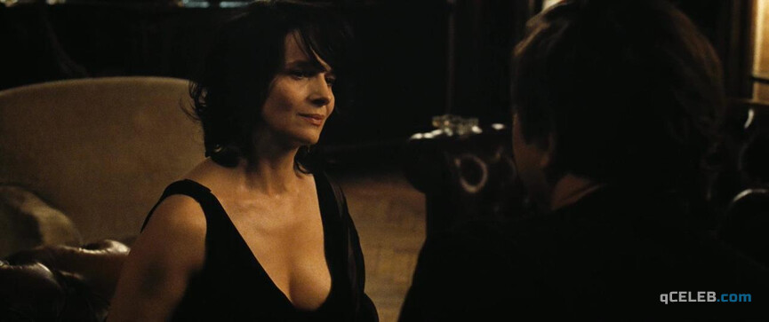 3. Juliette Binoche nude, Kristen Stewart sexy – Clouds of Sils Maria (2014)