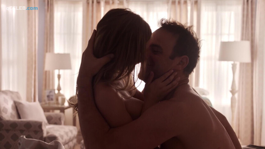 1. Julianna Guill sexy – Girlfriends' Guide to Divorce s01e02 (2014)