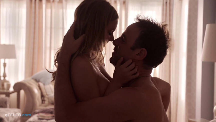2. Julianna Guill sexy – Girlfriends' Guide to Divorce s01e02 (2014)