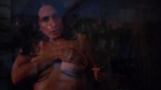 Lisa Edelstein sexy – Girlfriends' Guide to Divorce s01e03 (2014)