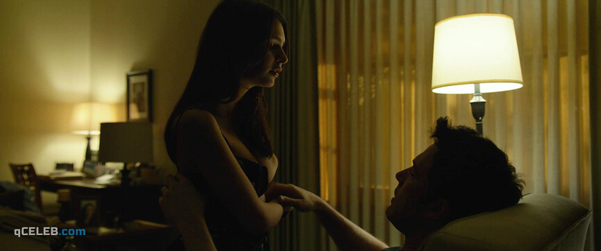 2. Emily Ratajkowski nude – Gone Girl (2014)