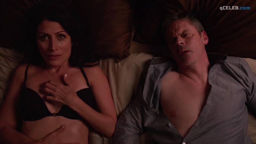 3. Lisa Edelstein sexy – Girlfriends' Guide to Divorce s01e04 (2014)