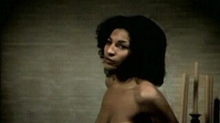 Pam Grier nude – Drum (1976)