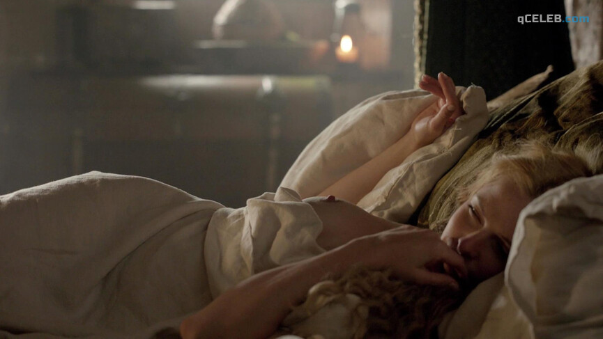 3. Rebecca Ferguson nude – The White Queen s01e01 (2013)