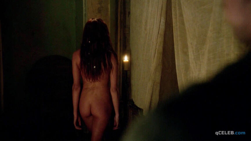 1. Clara Paget nude, Jessica Parker Kennedy nude – Black Sails s02e03 (2015)