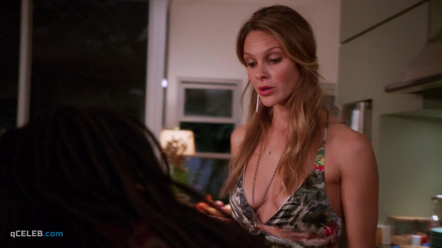3. Beau Garrett sexy – Girlfriends' Guide to Divorce s01e11 (2015)