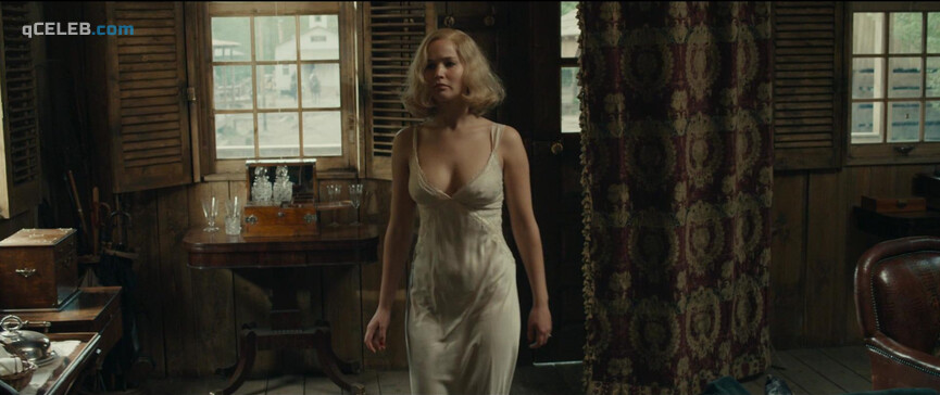1. Jennifer Lawrence sexy – Serena (2014)