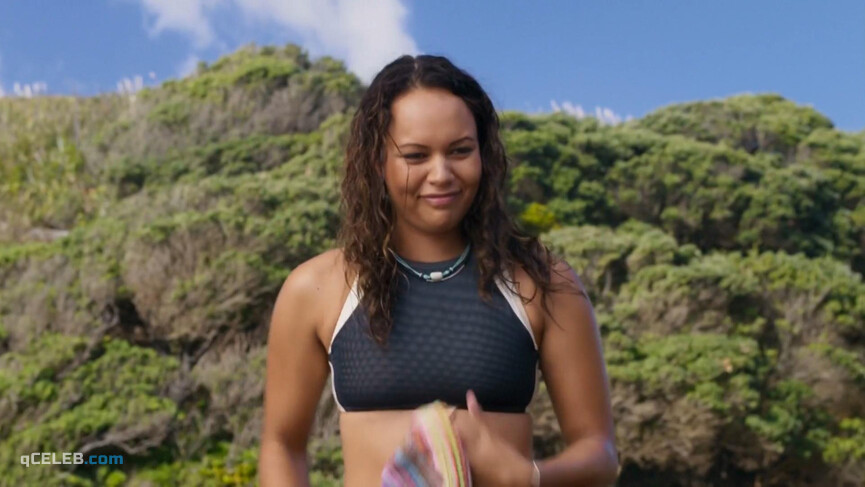 3. Emma Leonard nude, Cian Elyse White sexy – 800 Words s01e05 (2015)