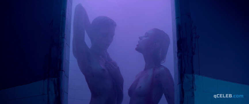 1. Abbey Lee nude, Bella Heathcote nude – The Neon Demon (2016)