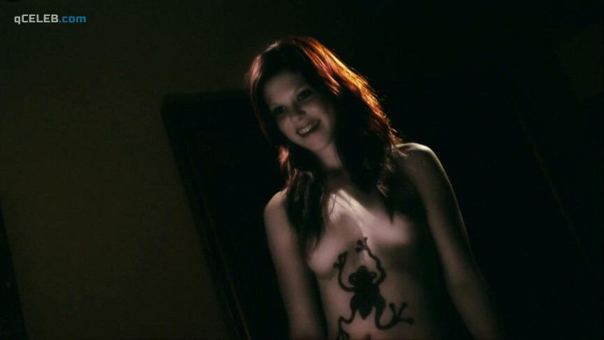 1. Kate Bell nude, Chloe Armstrong nude, Miranda Nation nude – Macbeth (2006)