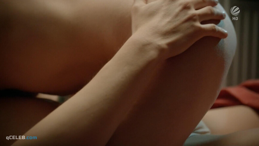 3. Kristina Doerfer nude – Auf Herz und Nieren s01e01 (2012)
