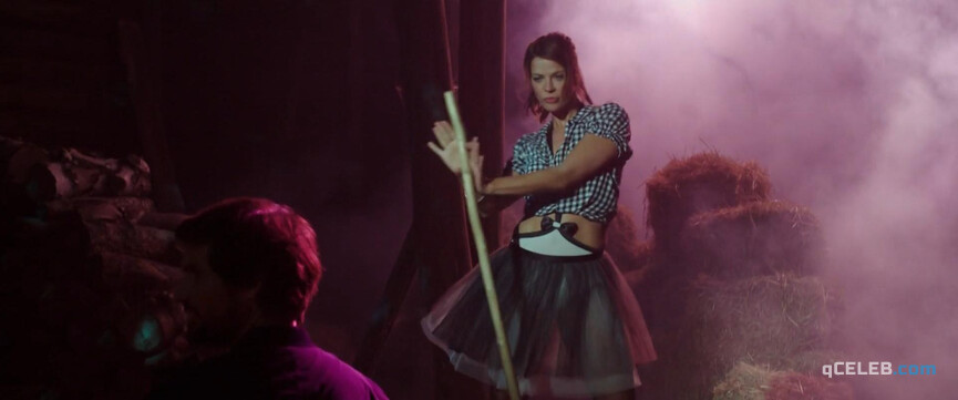 2. Jessica Schwarz nude – Stadtlandliebe (2016)