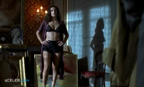 5. Raffaella Rea nude – Inspector De Luca s01e04 (2008)