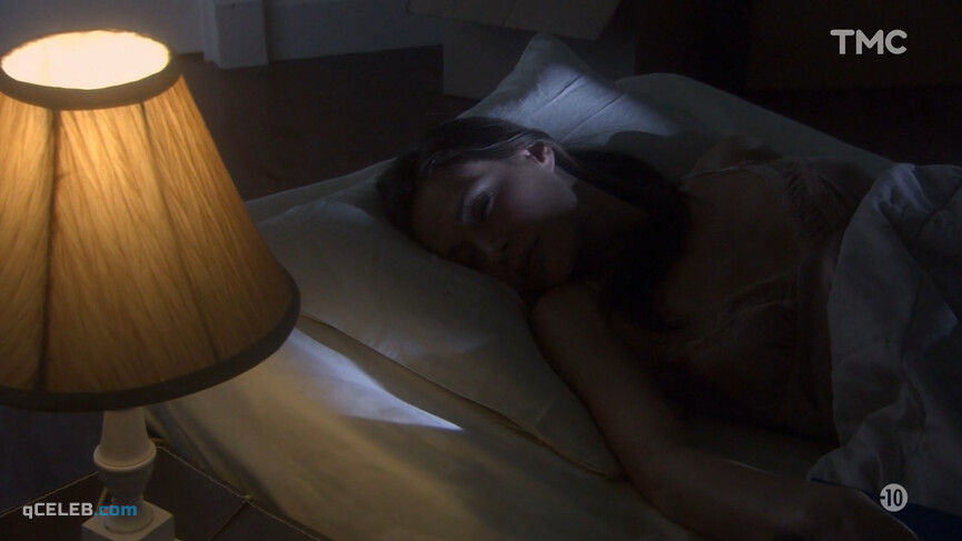 2. Claire Forlani sexy – Nora Roberts' Carolina Moon (2007)